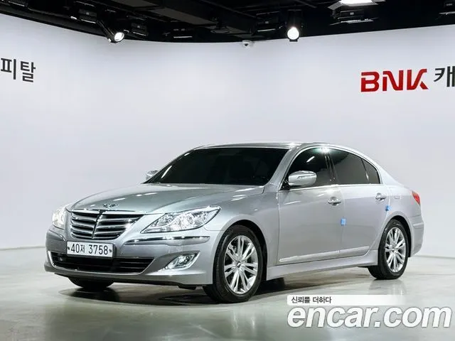 HYUNDAI GENESIS 2012