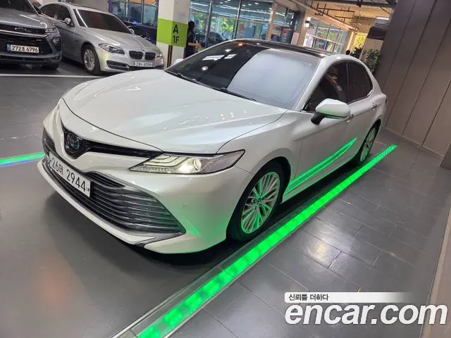 TOYOTA CAMRY 2019
