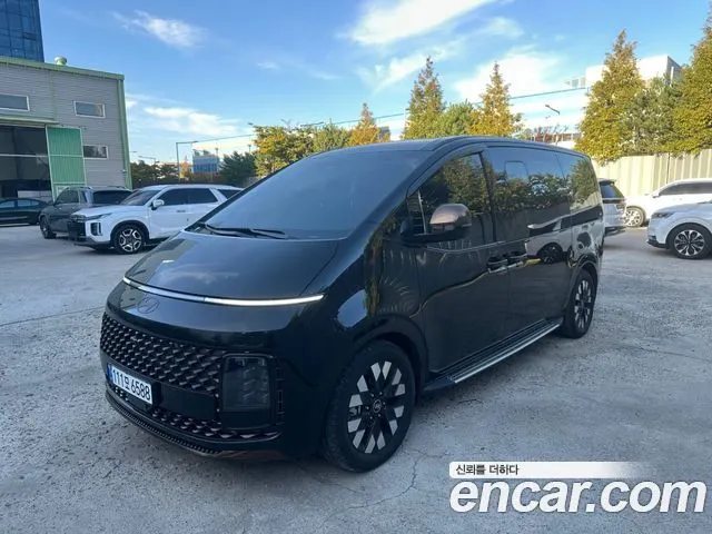 HYUNDAI STARIA 2025