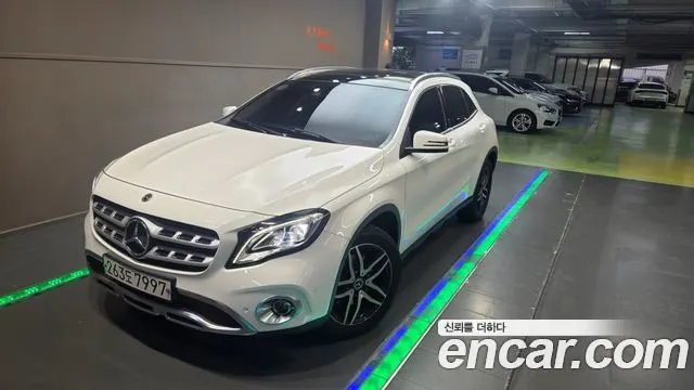 MERCEDES-BENZ GLA-CLASS X156 2019