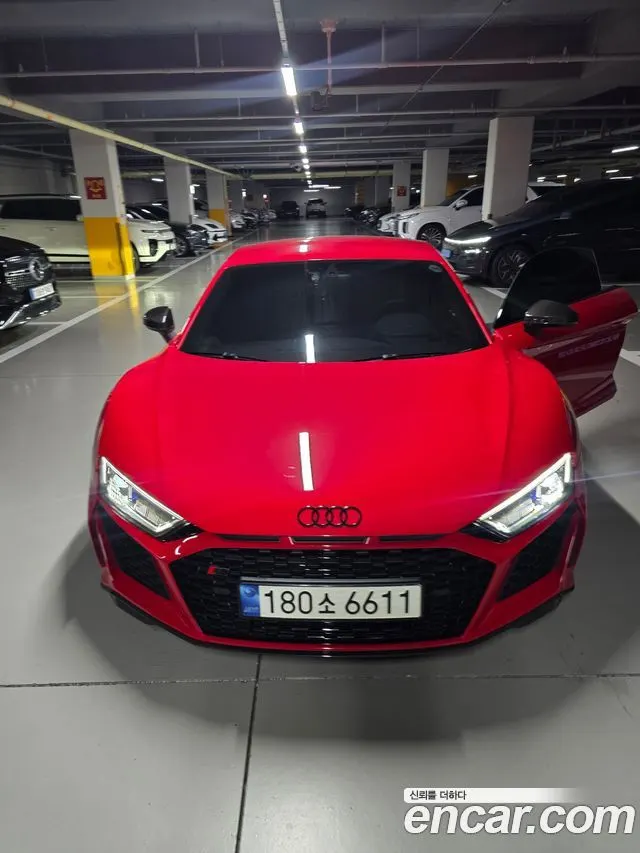 Audi R8