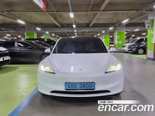 TESLA MODEL 3 2024