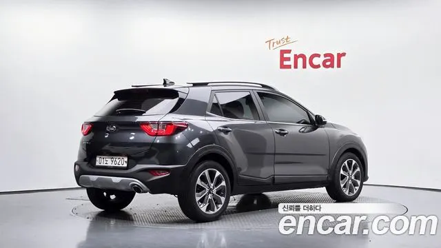 Kia Stonic — из Кореи под ключ