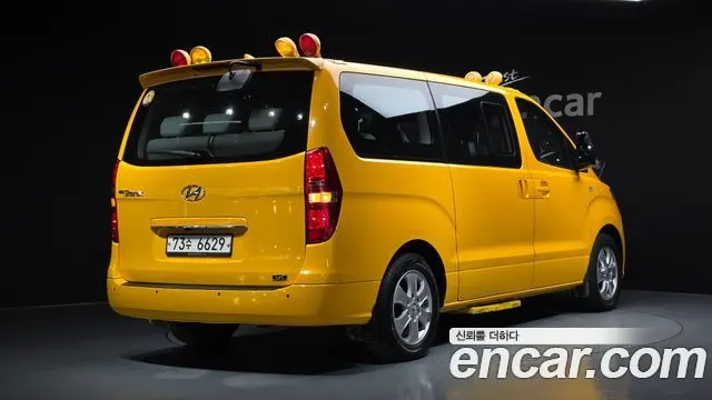 HYUNDAI GRAND STAREX 2021
