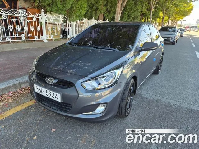 HYUNDAI ACCENT 2012
