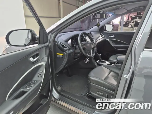 HYUNDAI SANTA FE 2016 — 68 345 км, серебристо-серый, Корея — под ключ — фото 9