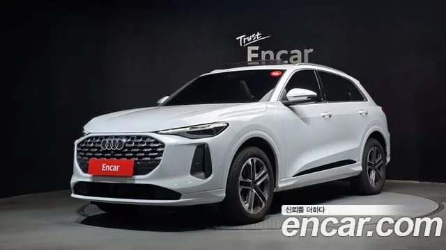 AUDI Q5 2025