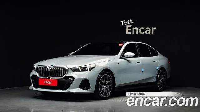 BMW 5 SERIES 2025