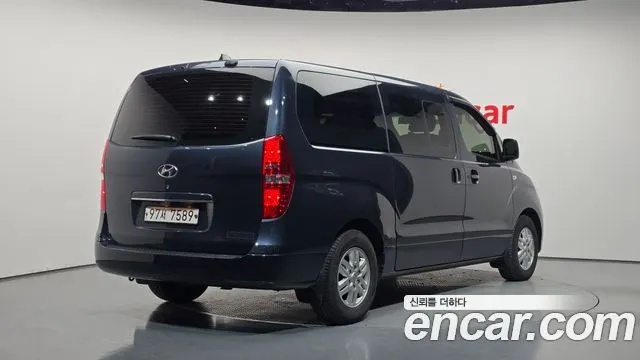 HYUNDAI GRAND STAREX 2017