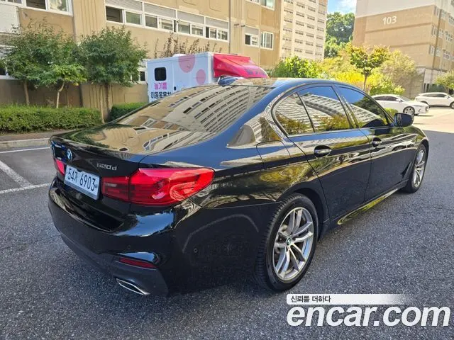 BMW 5 SERIES 2017 — 179 600 км, чёрный, Корея — под ключ — фото 4