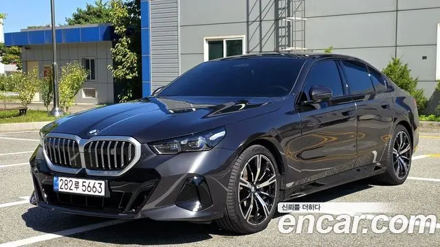 BMW 5 SERIES 2026