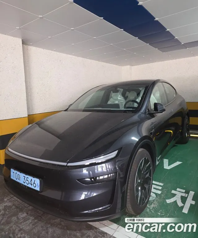 TESLA MODEL Y 2026