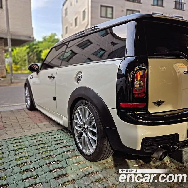 MINI COOPER S CLUBMAN 2010