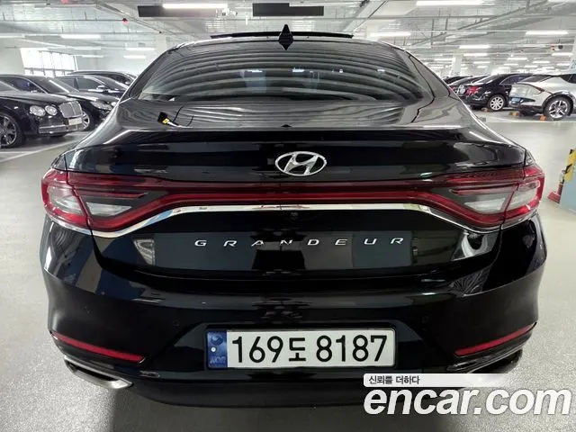 HYUNDAI GRANDEUR 2017 — 160 930 км, чёрный, Корея — под ключ — фото 6