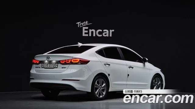 HYUNDAI AVANTE 2016