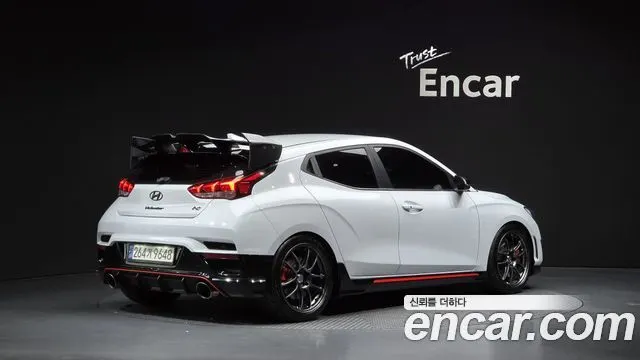 HYUNDAI VELOSTER — из Кореи под ключ