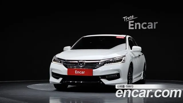 HONDA ACCORD 2017 — 95 420 км, белый, Корея — под ключ — фото 3