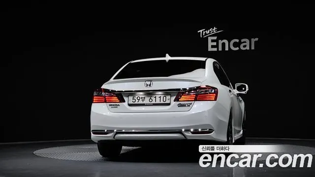 HONDA ACCORD 2017 — 95 420 км, белый, Корея — под ключ — фото 4