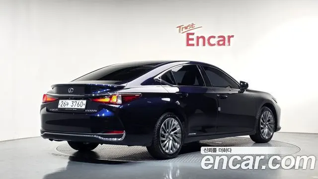 LEXUS ES300H — из Кореи под ключ