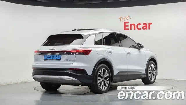 AUDI Q4 E-TRON 2025