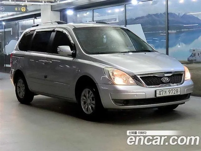 KIA CARNIVAL R 2012