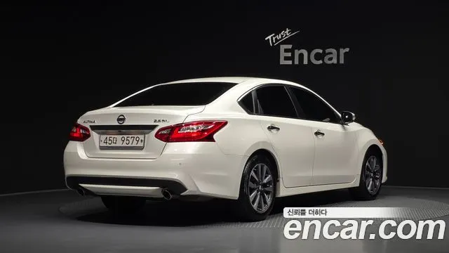 NISSAN ALTIMA — из Кореи под ключ
