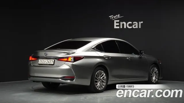 LEXUS ES300H — из Кореи под ключ