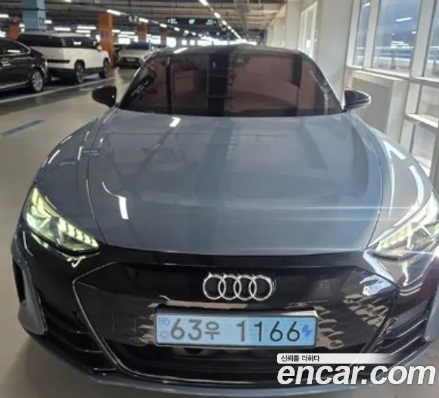AUDI E-TRON 2022