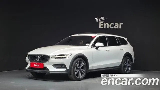 VOLVO V60 CROSS COUNTRY 2021