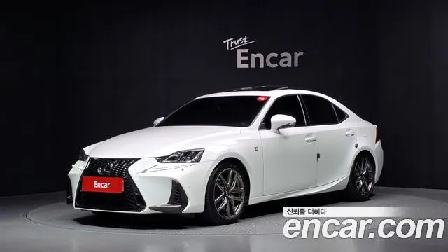 LEXUS IS300 — из Кореи под ключ