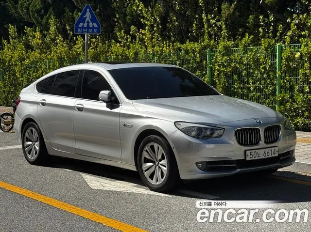 BMW 5 SERIES GT 2011