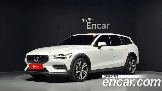 VOLVO V60 CROSS COUNTRY — из Кореи под ключ