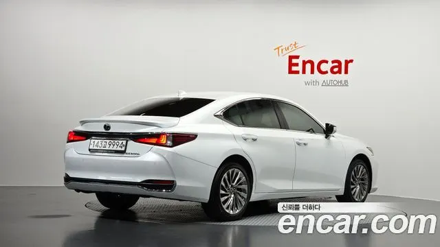 LEXUS ES300H — из Кореи под ключ