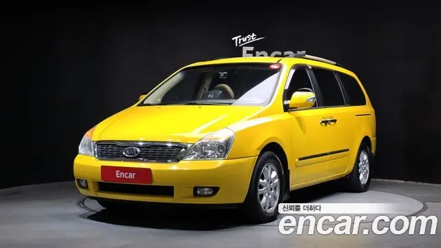 KIA CARNIVAL R 2012