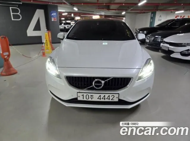 VOLVO V40 — из Кореи под ключ