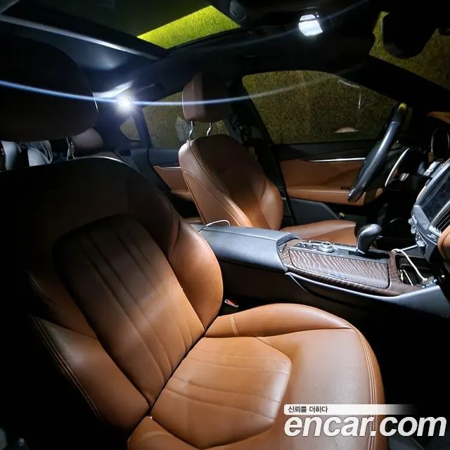 MASERATI LEVANTE 2018