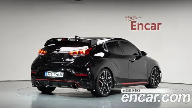 HYUNDAI VELOSTER — из Кореи под ключ