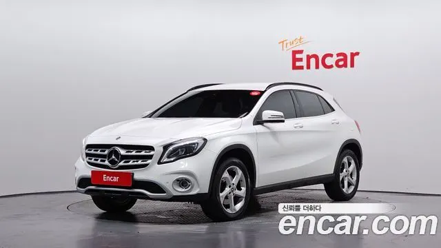MERCEDES-BENZ GLA-CLASS X156 2019
