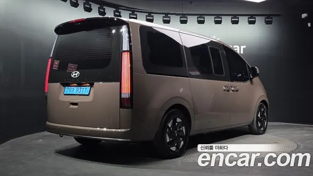HYUNDAI STARIA — из Кореи под ключ