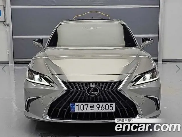 LEXUS ES300H — из Кореи под ключ