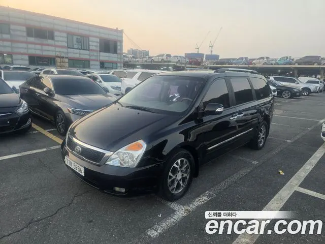 KIA CARNIVAL R 2013