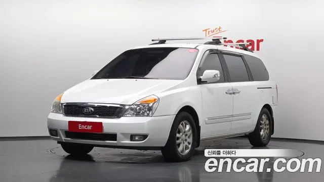 KIA CARNIVAL R 2012