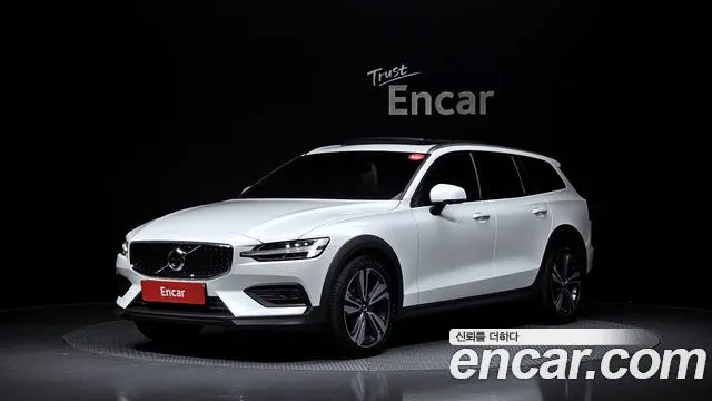 VOLVO V60 CROSS COUNTRY — из Кореи под ключ