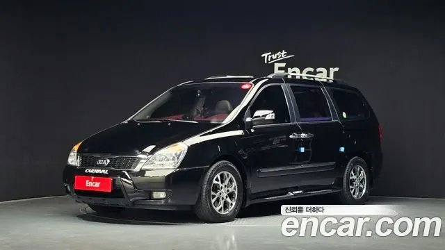 KIA CARNIVAL R 2013