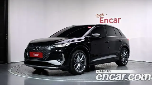 AUDI Q4 E-TRON 2025