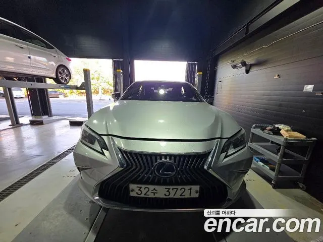 LEXUS ES300H 2019 — 170 769 км, серебристый, Корея — под ключ — фото 6