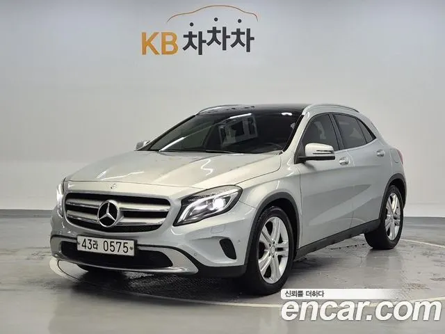 MERCEDES-BENZ GLA-CLASS X156 2016