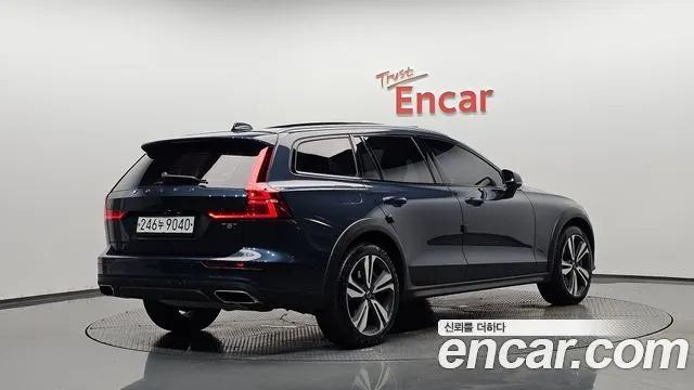 VOLVO V60 CROSS COUNTRY — из Кореи под ключ