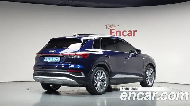 AUDI Q4 E-TRON 2025