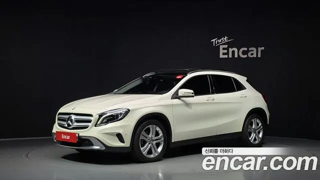 MERCEDES-BENZ GLA-CLASS X156 2016